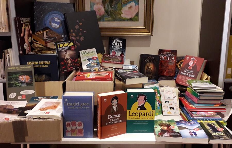 La Biblioteca del fondo moderno del Comune si arricchisce di nuovi volumi donati dalle case editrici d’Italia