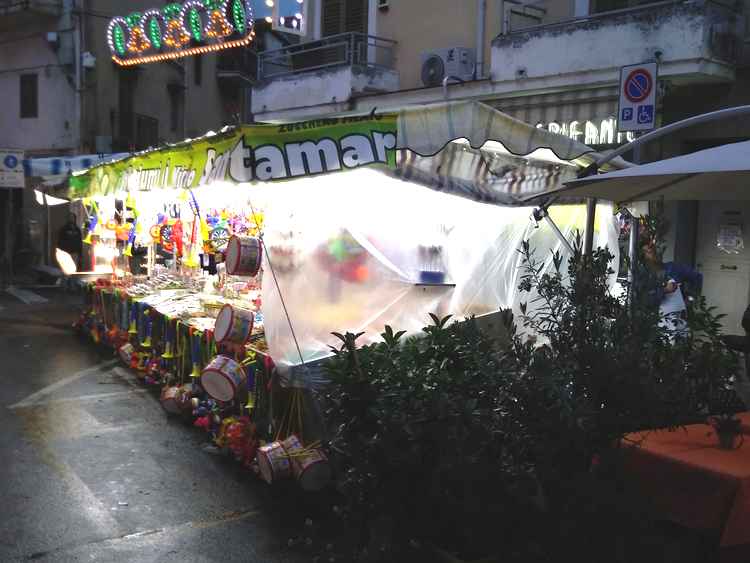 Fine settimana di festa per i monrealesi. Proroga per giostre e bancarelle