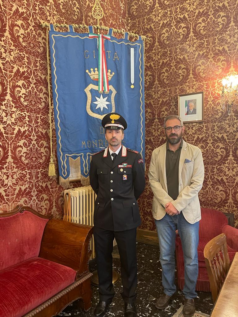 Il saluto del Sindaco Arcidiacono al nuovo Comandante della Stazione Carabinieri di Grisì il Luogotenente Antonio Pompa .