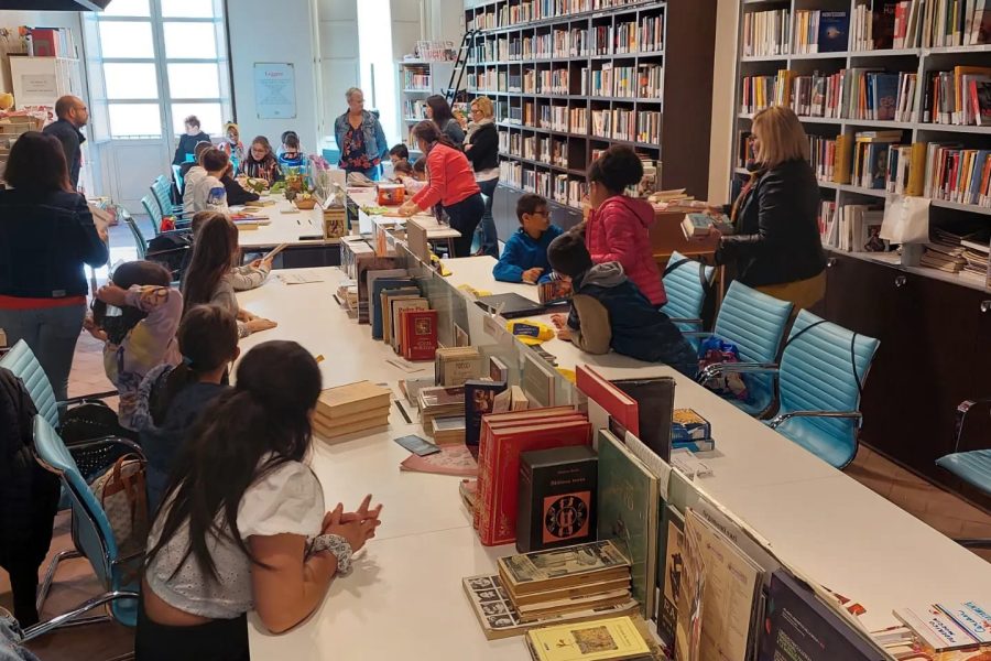 Vivace mattinata alla biblioteca di Casa Cultura