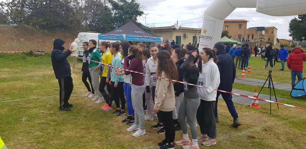Le ragazze del Basile-D’Aleo terze classificate alle Finali provinciali di corsa campestre dei Campionati Studenteschi.