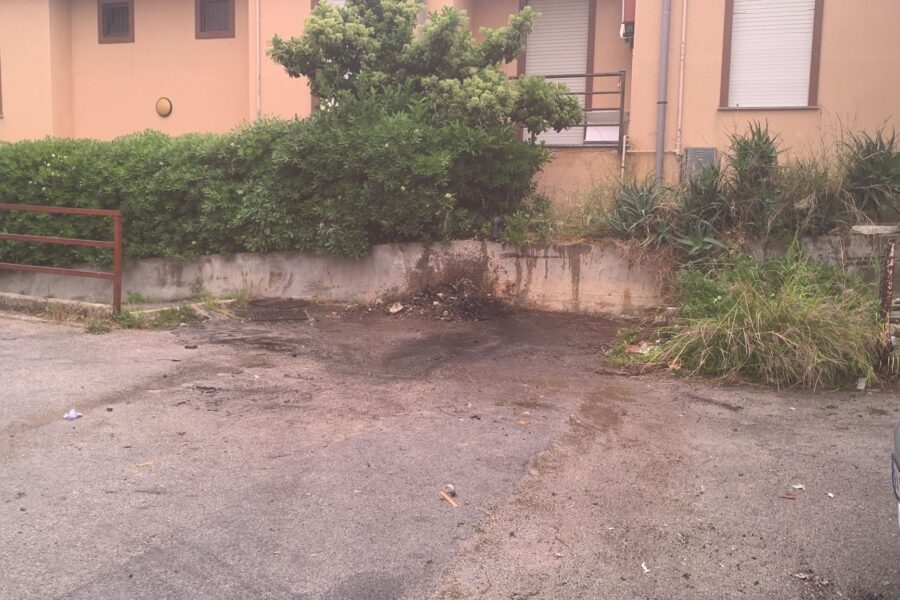 Fondo Pasqualino Aquino: domani si completa la rimozione dei rifiuti abbandonati a fondo Pasqualino.