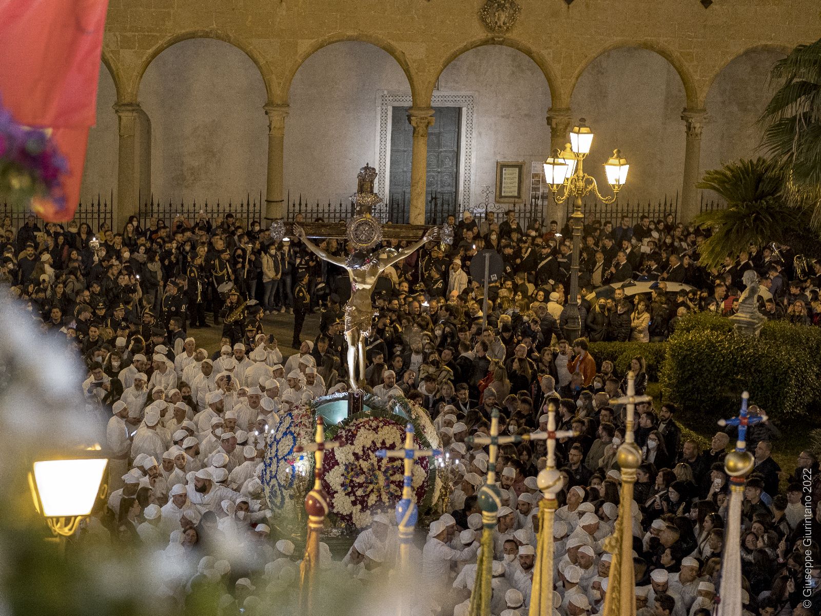 Il Tre maggio a Monreale: Si entra nel clou dei Festeggiamenti. Domani la Processione del Santissimo Crocifisso