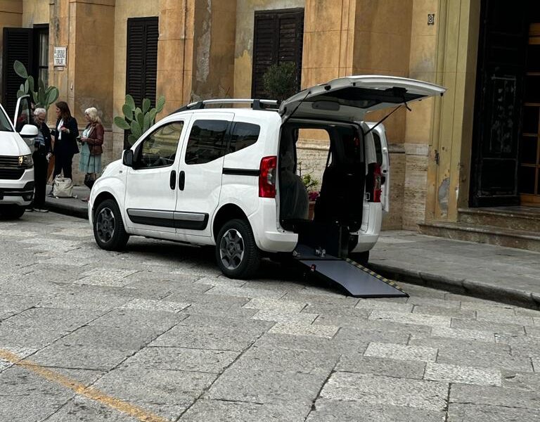 Arrivato stamane il nuovo Qubo Fiat acquistato dal Comune per la mobilità condivisa trasporto disabili