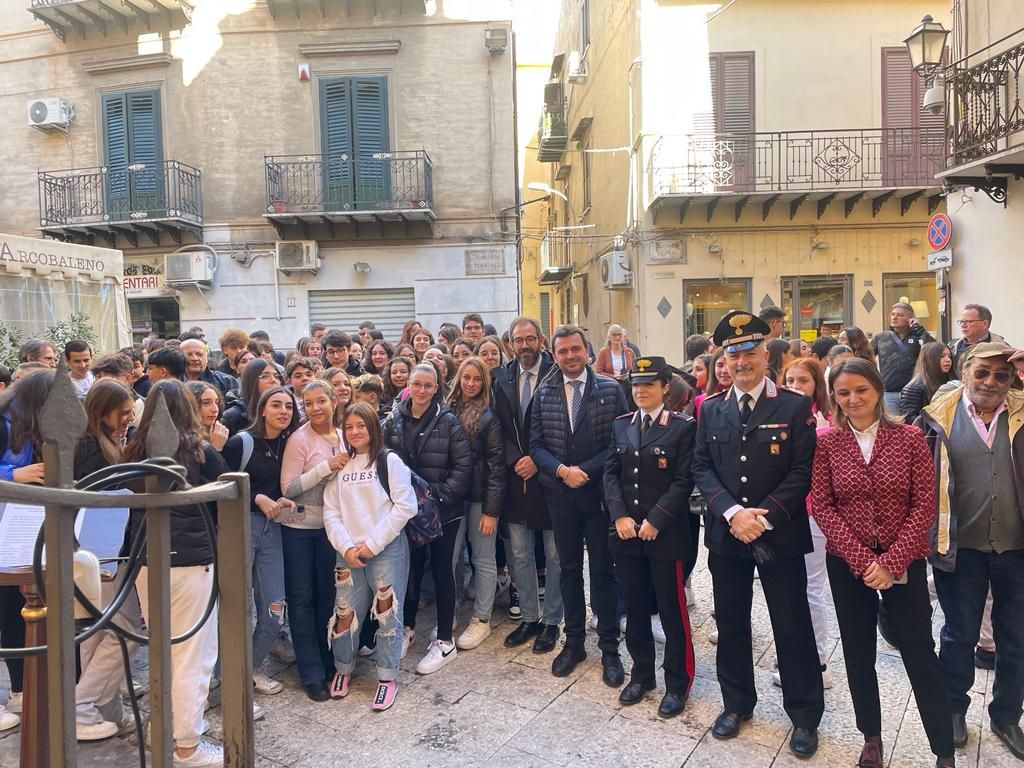 Giornata per l’eliminazione della Violenza sulle DonneL’attenzione è rivolta ai giovani : Segnalate le situazioni di pericoloDall’Amministrazione comunale e dall’Arma dei Carabinieri grande disponibilita’