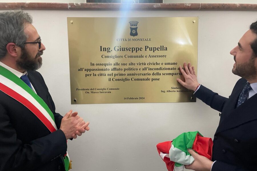 Scoperta una targa in memoria di Geppino Pupella in Aula Consiliare