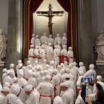Rientra in Collegiata il Santissimo Crocifisso