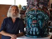 Il viaggio di una vita tra arte e ceramica: Nicolò Giuliano presenta Il Camioncino Rosso