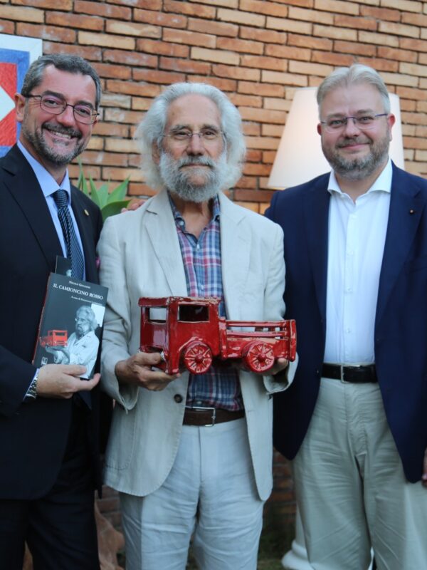 Nicolò Giuliano presenta “Il Camioncino Rosso”, un viaggio tra arte e vita