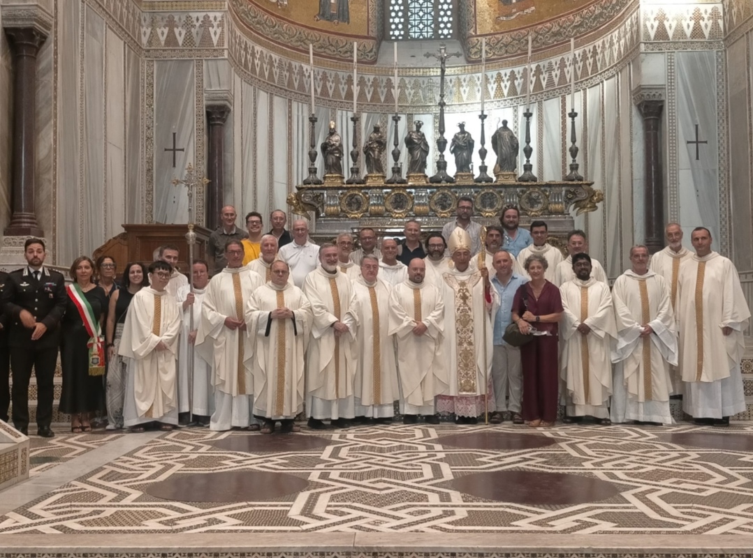 Solenne Concelebrazione Eucaristica in Cattedrale :S. Em. Cardinale Baldassarre Reina presiede la funzione alla presenza delle autorità civili, militari e delle fraternità francescane