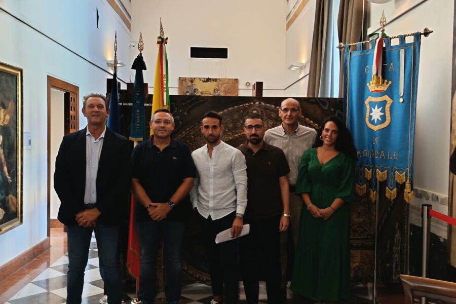 Comune di Monreale: firmato il contratto per due nuovi autisti di scuolabus. Potenziato il servizio per il nuovo anno scolastico